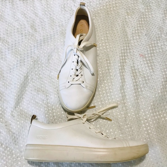 Vionic paisley sneakers - Picture 2 of 14